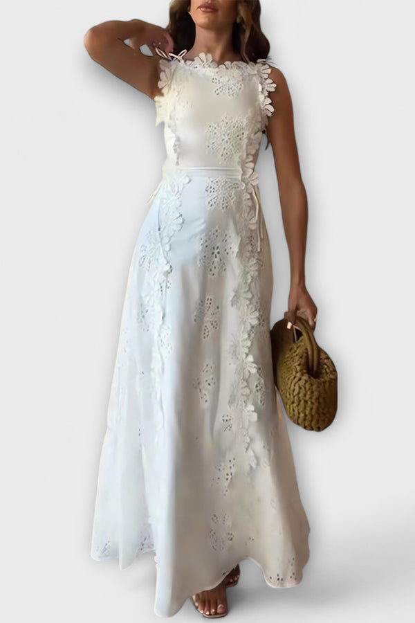 Éliora – Lace Floral Tie-Strap Maxi Dress