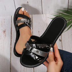 Leopard sandals with cross straps