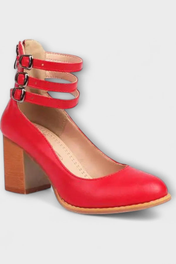 Alira – Pumps with Ankle Strap Design