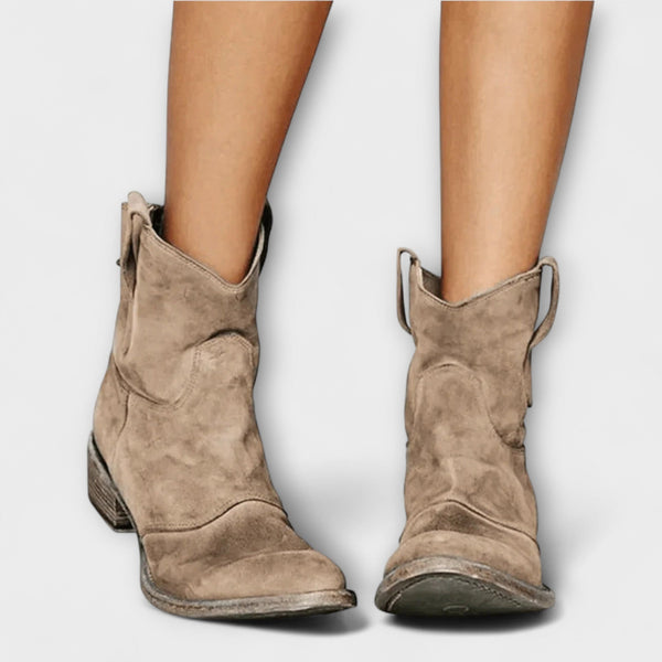Marla - Suede Boots in Savannah Style