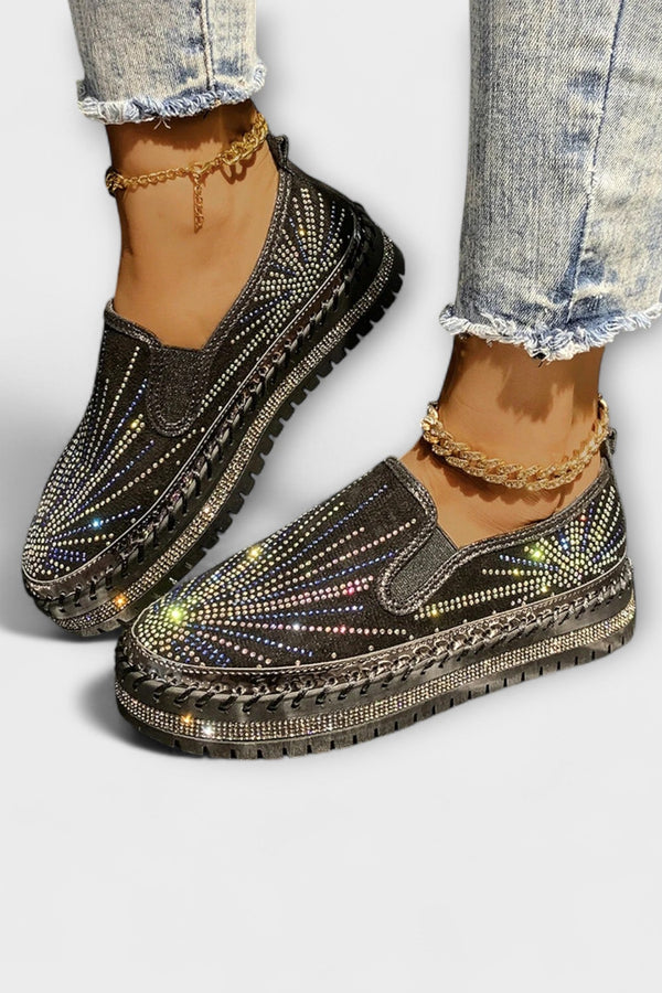 Sable – Leather shoes adorned with rhinestones