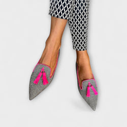 Yara – Pointed Black Slippers
